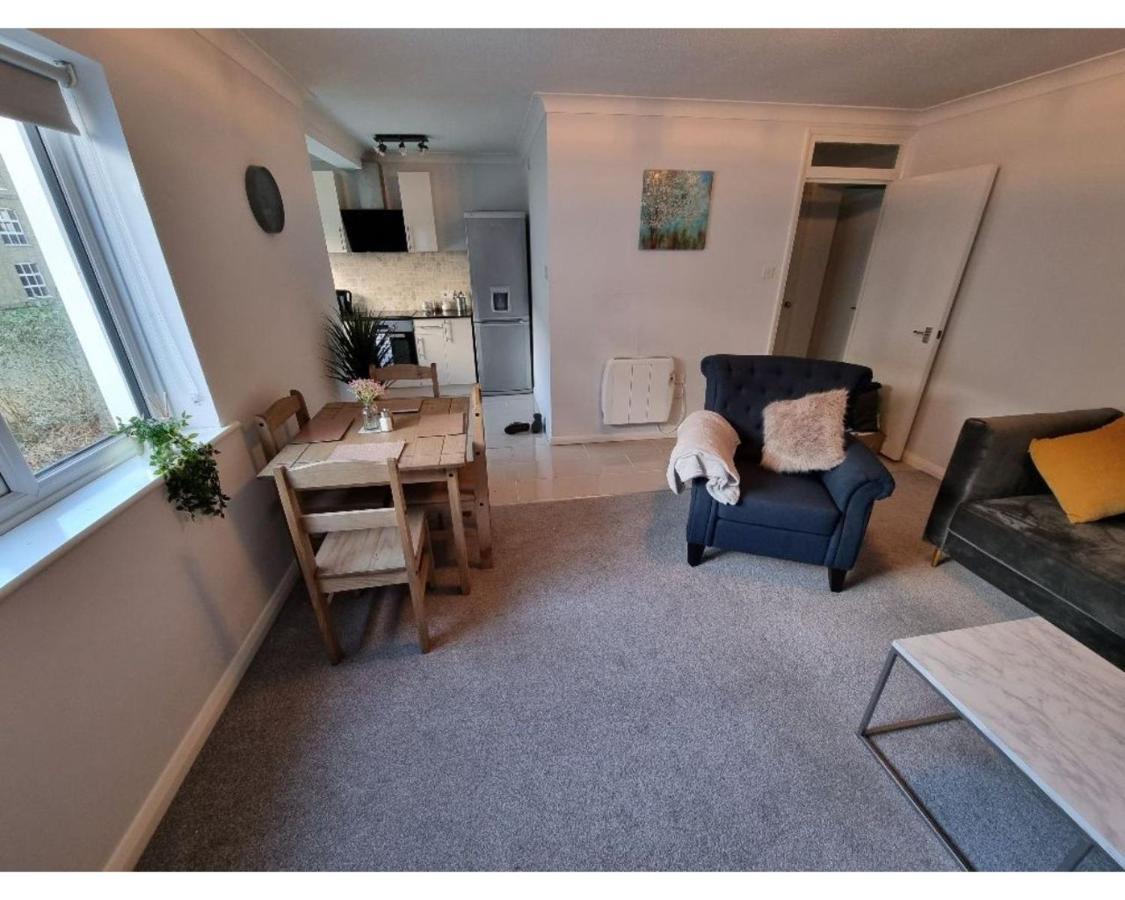 Canal Side Retreat - 2 Bedroom Apartment Heybridge  Bagian luar foto